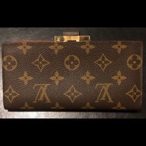 Like NEW Louis Vuitton Bundle